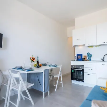 Trilo Vista Mare-residence La Smeralda - Happy 公寓 *